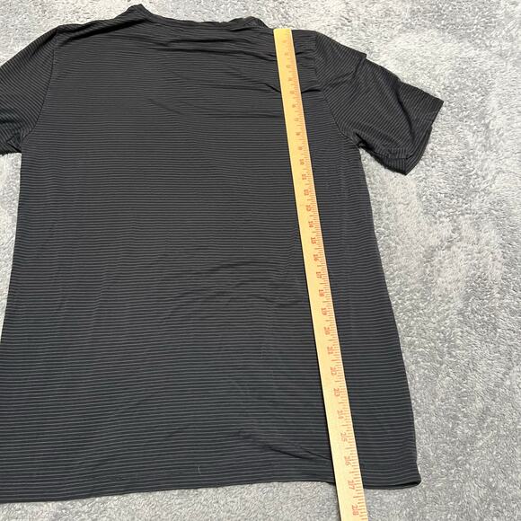Vuori Shirt Mens Medium ? Black Performance Pocket Lightweight Tee Striped - Picture 6 of 6